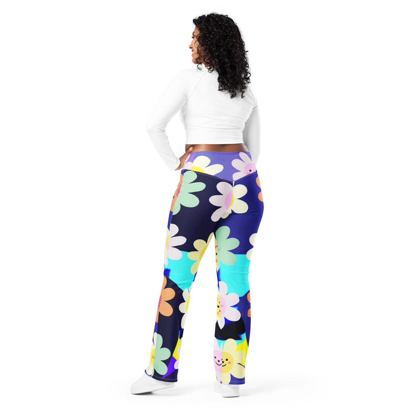 Cute Impasto Daisy flowers, STAR-Logo CALMNESS DESIGNS, CUTE-SMILY FACE Calmness Designs Flare leggings