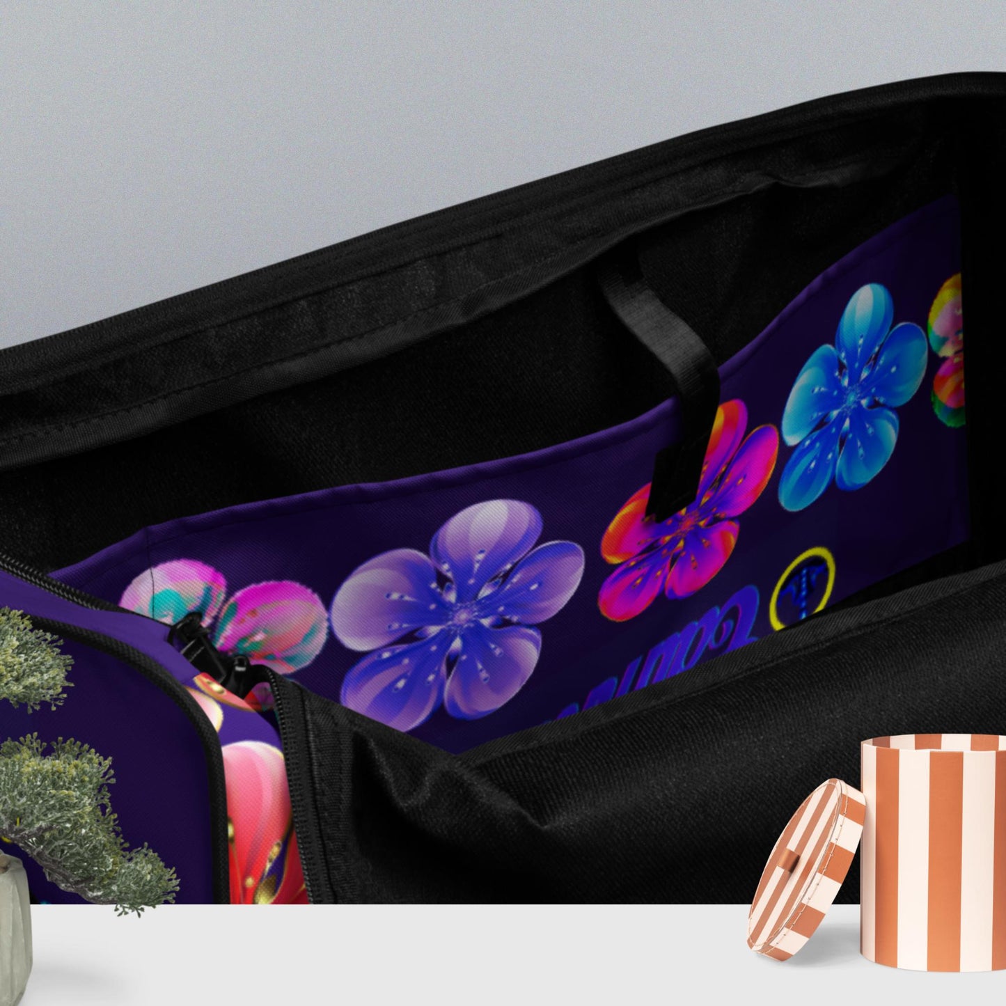 Red Skura Flowers, Duffle bag