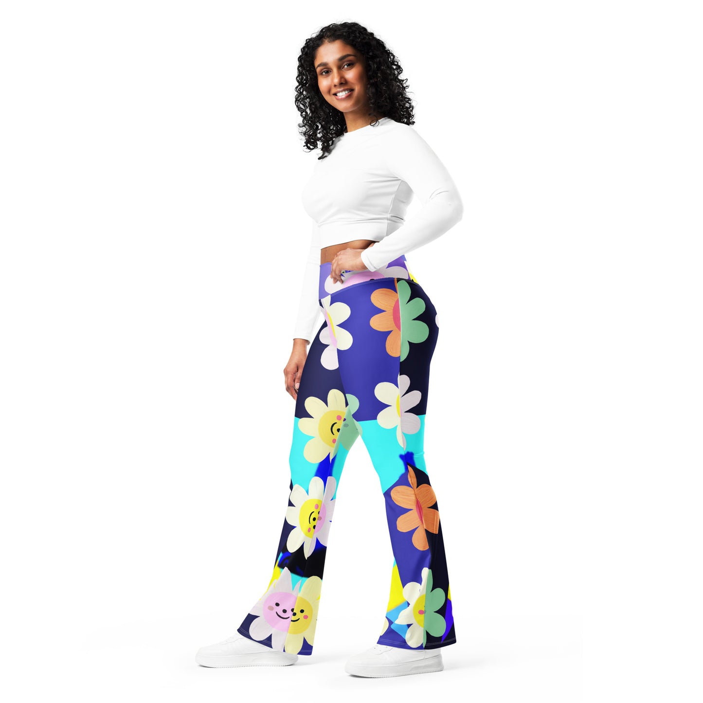 Cute Impasto Daisy flowers, STAR-Logo CALMNESS DESIGNS, CUTE-SMILY FACE Calmness Designs  Flare leggings