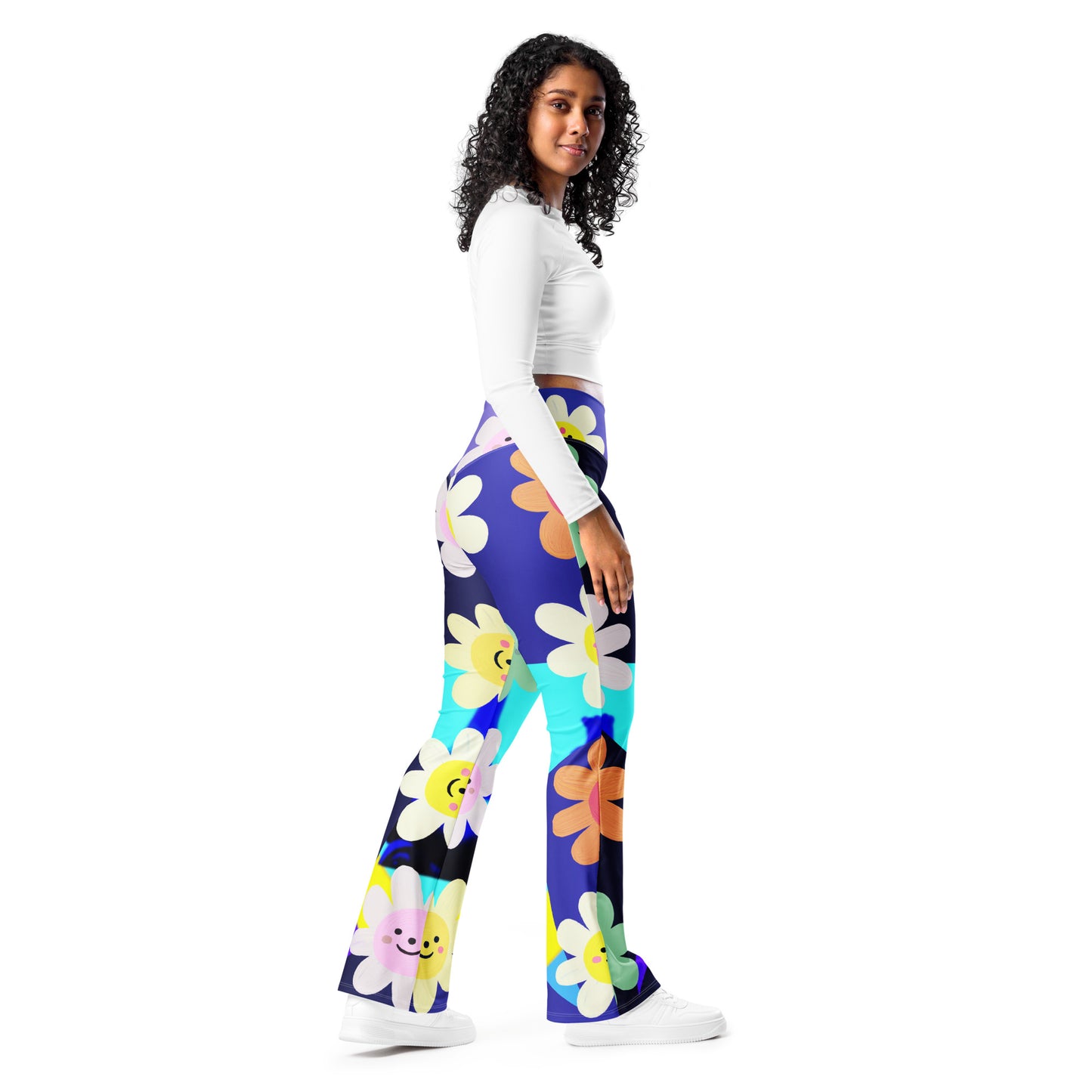 Cute Impasto Daisy flowers, STAR-Logo CALMNESS DESIGNS, CUTE-SMILY FACE Calmness Designs  Flare leggings